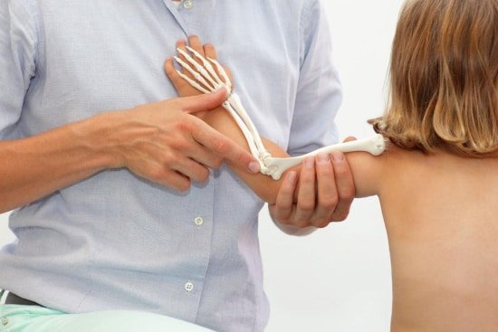 Shoulder and knee arthroscopy specialist in madurai